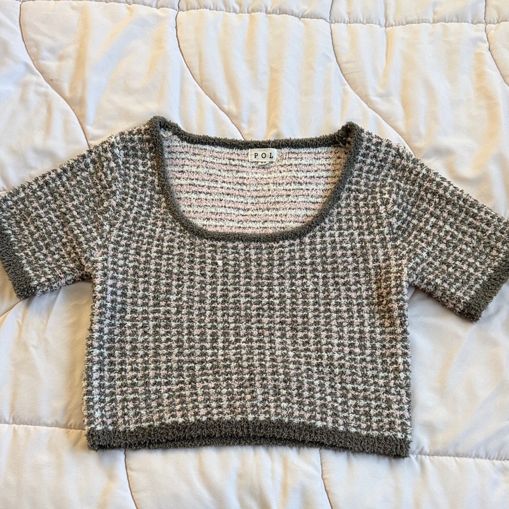 POL Women's Green and White Houndstooth Scoop Neck Sweater Cropped